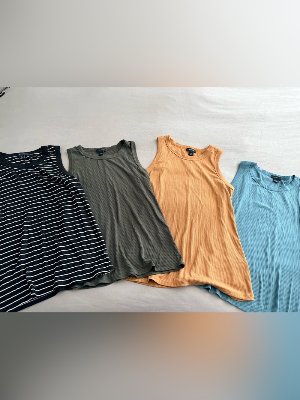4 women's Halogen tank tops size medium